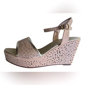 Venus Laser-Cut Wedge Sandals Size 8